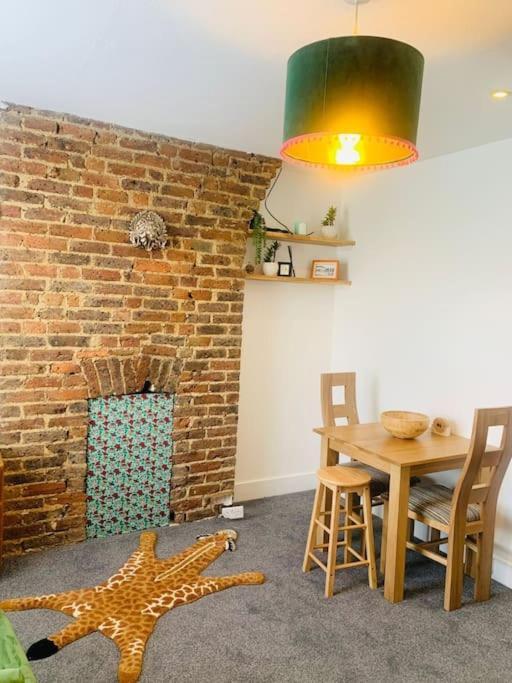 Funky 2 Bedroom Apartment In Town Centre Hastings Exteriér fotografie
